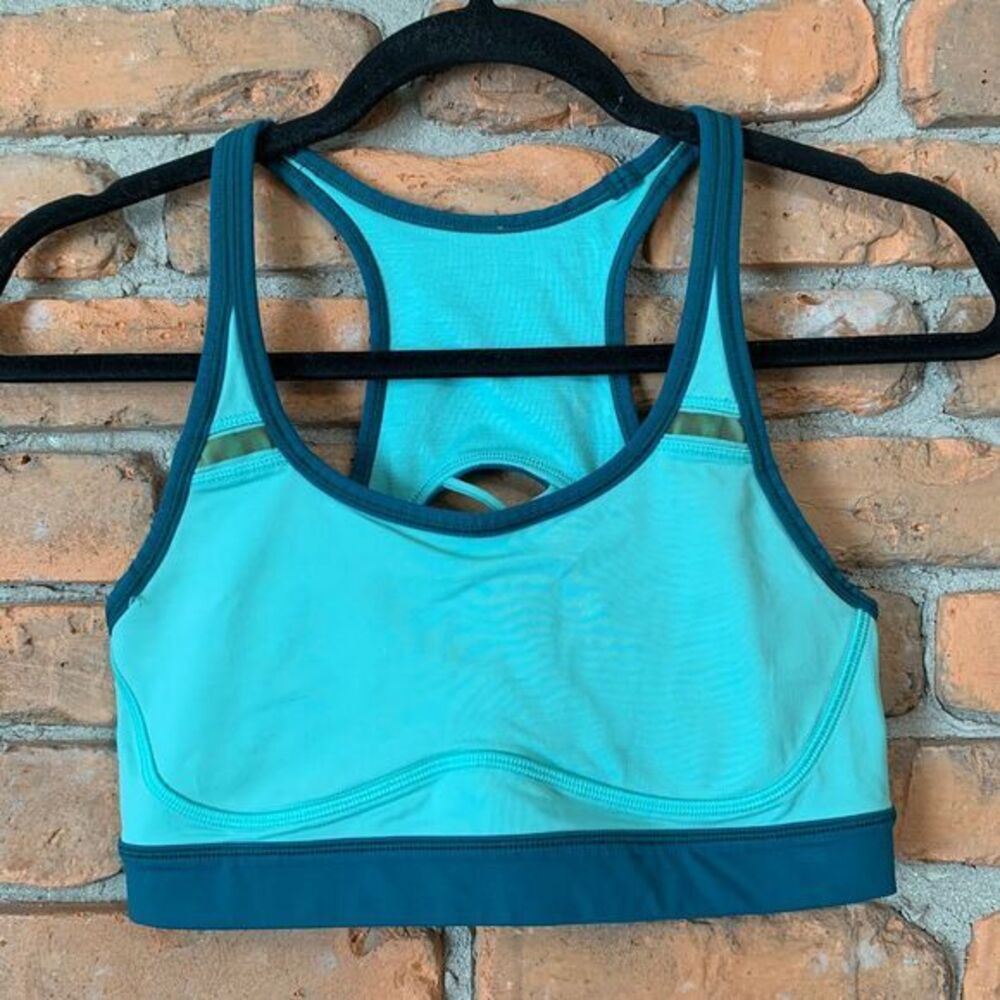Lululemon Womens 6 Mint Green Strappy Back Sports Bra Racerback Workout
